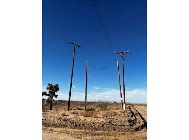 11300 Caughlin Road, Phelan, CA 92371