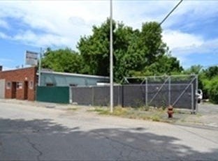 489 Middlesex St, Lowell, MA 01851