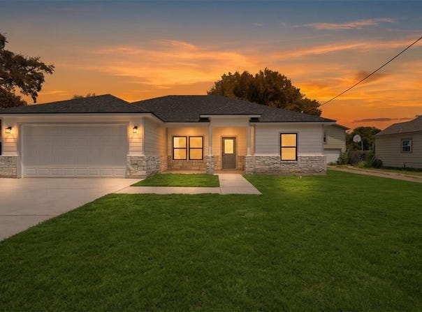 903 E Bowie Street, Beeville, TX 78102