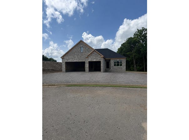 100 Winding Creek Drive, Georgetown, KY 40324