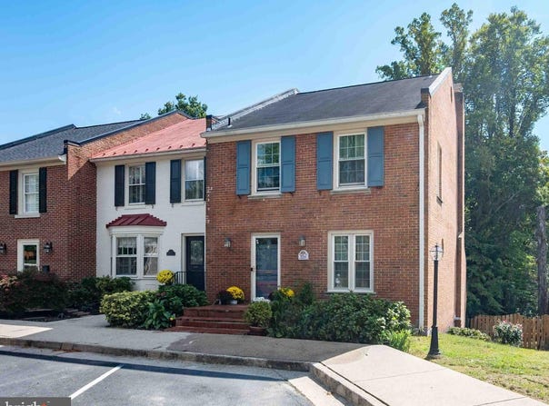 8261 TAUNTON Place, SPRINGFIELD, VA 22152