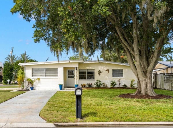 332 WESTWINDS Drive, PALM HARBOR, FL 34683
