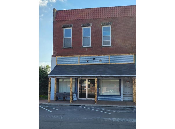 225 Main St, Slater, MO 65349