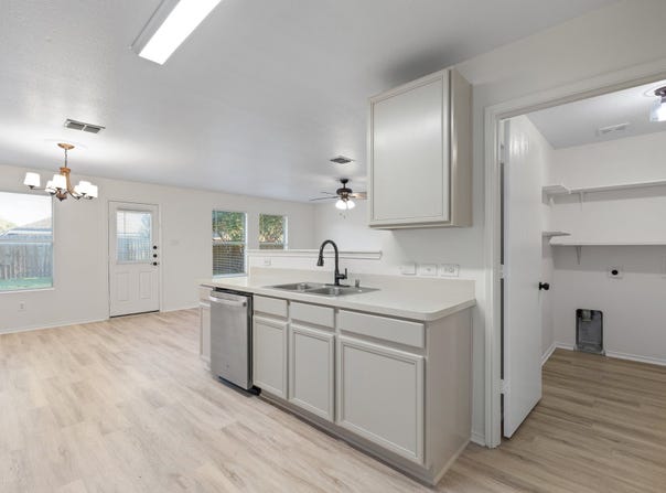 1128 Boxwood Drive, Crowley, TX 76036