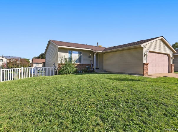 2635 Thorn Creek Street SE, Kentwood, MI 49508
