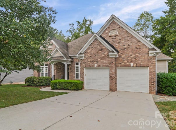 7712 Woodcrest Drive, Stanley, NC 28164