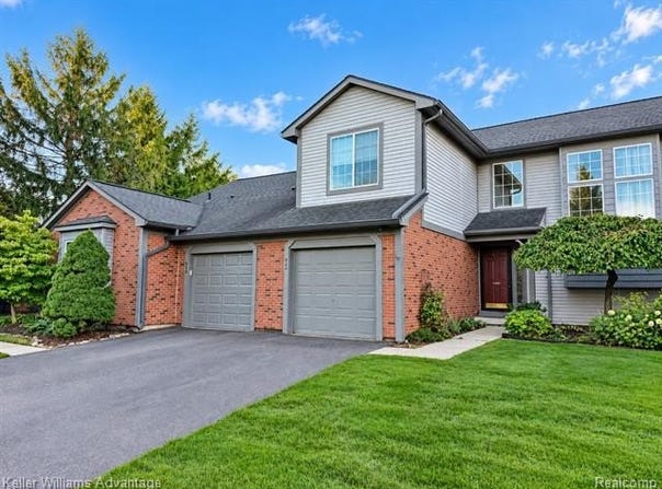 524 Winwood Circle, Walled Lake, MI 48390
