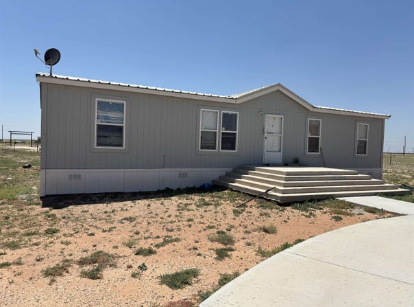 2361 Snow Ave, Stanton, TX 79782