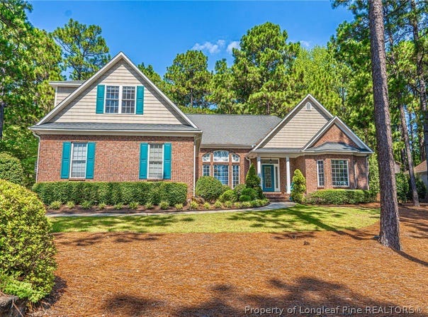 725 Lake Forest Drive E, Pinehurst, NC 28374