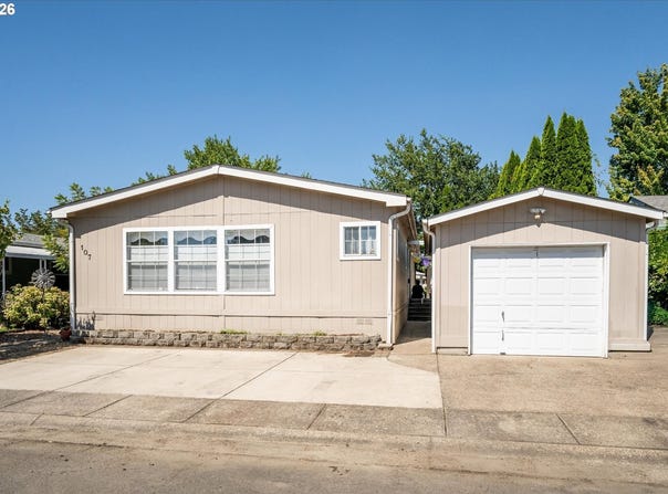 1699 N TERRY St, Eugene, OR 97402