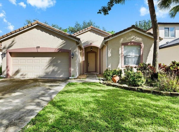 122 Seminole Lakes Drive, Royal Palm Beach, FL 33411