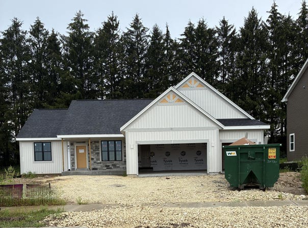 561 Hawks Ridge Rd, Grafton, WI 53024