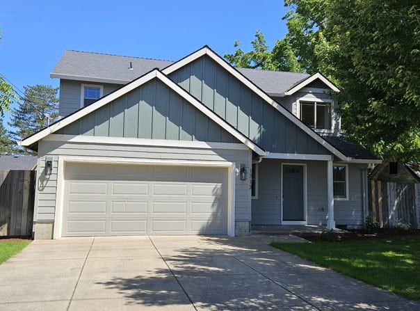 1713 E 11TH St, Newberg, OR 97132