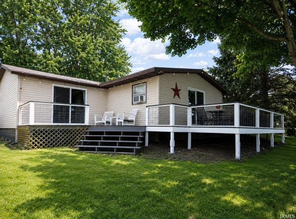 6694 N Harris Loop Road, Monon, IN 47959