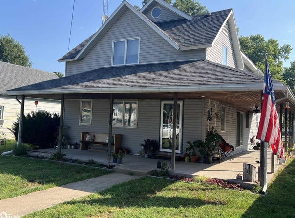 215 S Elizabeth, Stronghurst, IL 61480