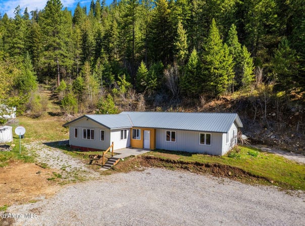 2899 Upper Pack River Rd, Sandpoint, ID 83864