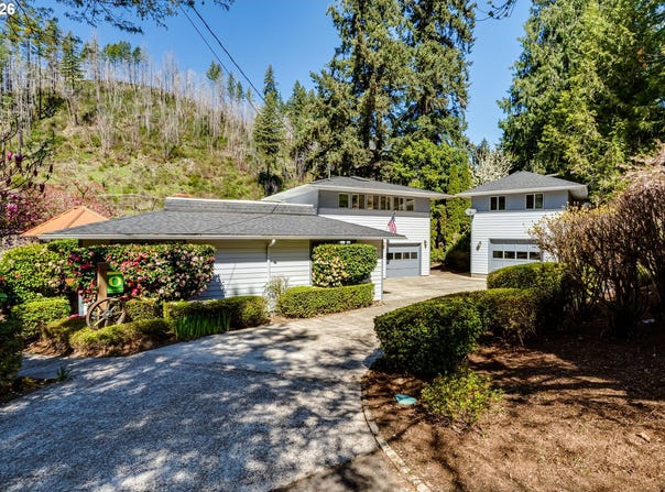 91082 LEASHORE Dr, Vida, OR 97488