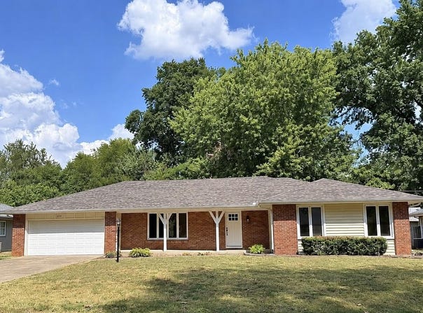 1527 E Hanover Street, Springfield, MO 65804