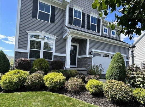104 Riviera Dr, Ross Twp, PA 15229