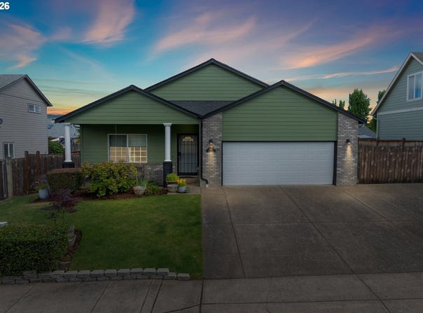 3392 FALCON Dr, Springfield, OR 97477