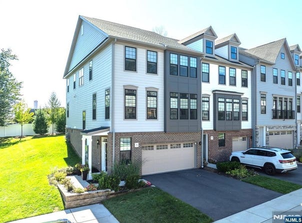 78 Cinnamon Drive, Upper Saddle River, NJ 07458