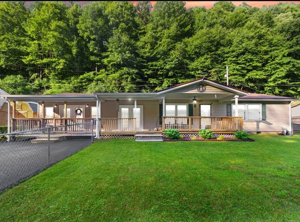 82 Fairway Drive, Jenkins, KY 41537