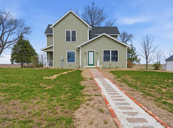 22014 N ROUTE 40, Edelstein, IL 61526
