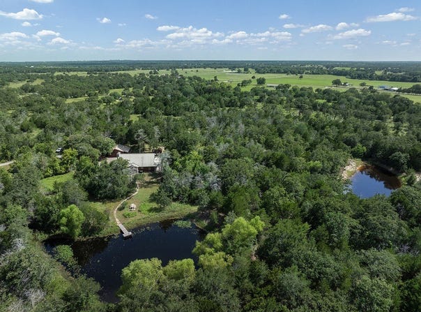 11201 Wildlife Circle, Carmine, TX 78932