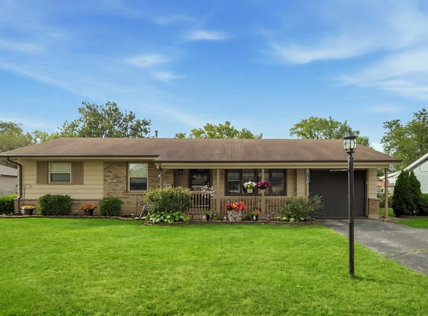1231 Springdale Lane, Elk Grove Village, IL 60007