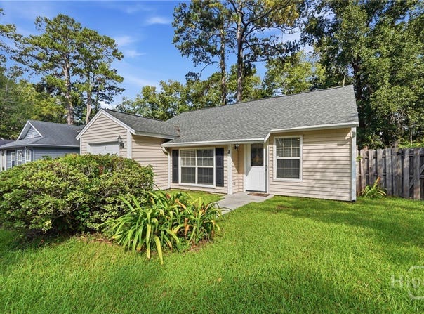 2 E White Hawthorne Drive, Savannah, GA 31419
