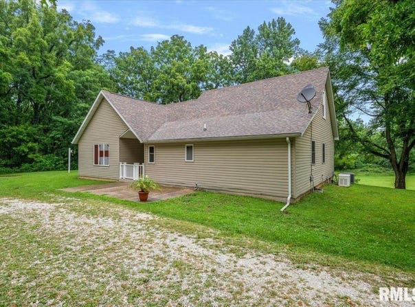7507 CLAYTON Road, Virginia, IL 62691