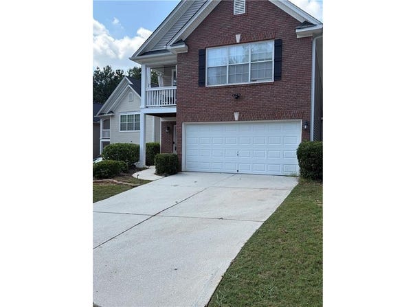 667 Lakes Circle, Lithonia, GA 30058