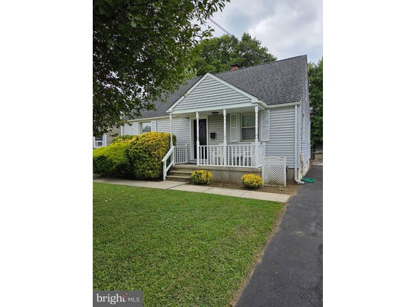 8 STRATFORD Avenue, EWING TWP, NJ 08618