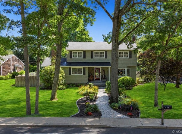 255 Lake Avenue S, Nesconset, NY 11767