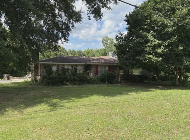1161 Pike Ave, Phil Campbell, AL 35581