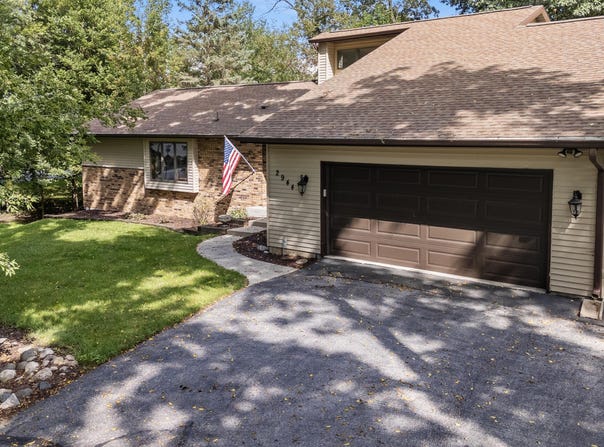 2944 Ridley Rd, Hartland, WI 53029