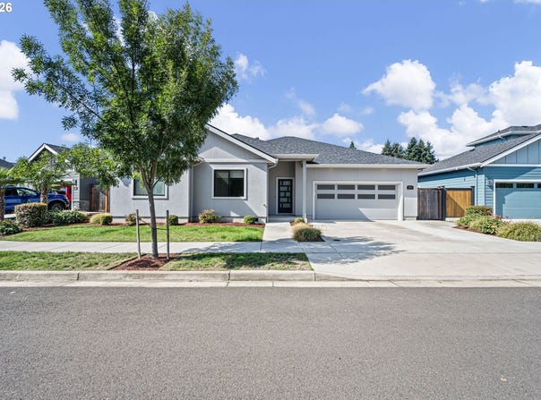 871 SALMONBERRY St, Springfield, OR 97477