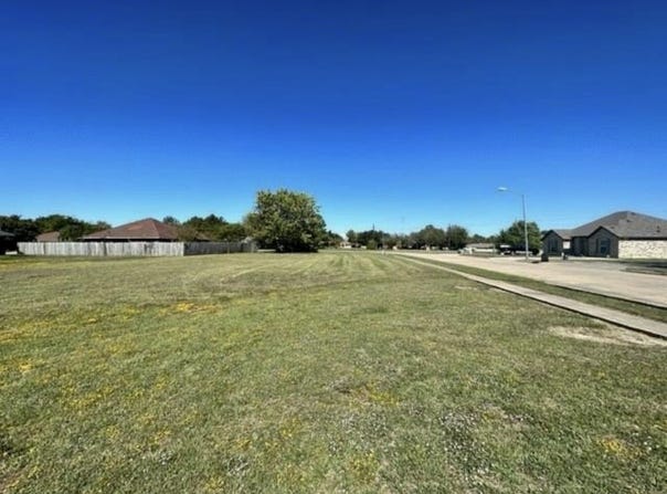 904 Enlow Circle, Commerce, TX 75428