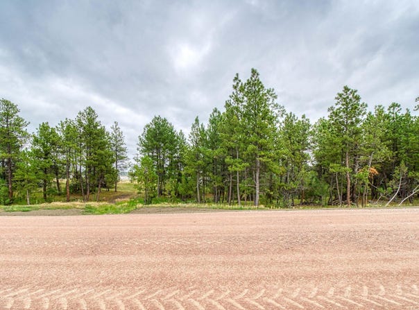 8 Freedom Drive E, Pine Haven, WY 82721