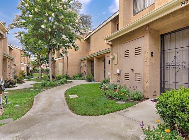 941 S Mountain, Ontario, CA 91762
