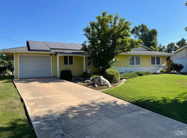 6212 Bel Aire Way, Bakersfield, CA 93309