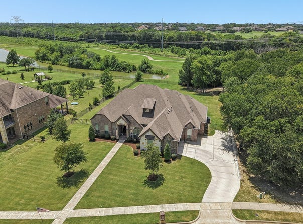204 Falcon Point Drive, Heath, TX 75032