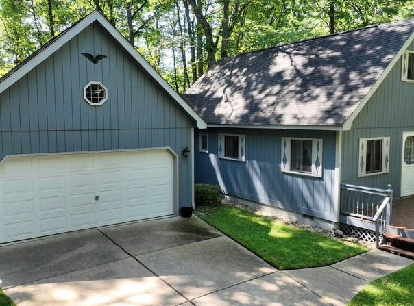 105 Raven Way, Roscommon, MI 48653