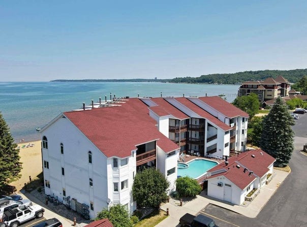 1995 US31, Traverse City, MI 49686