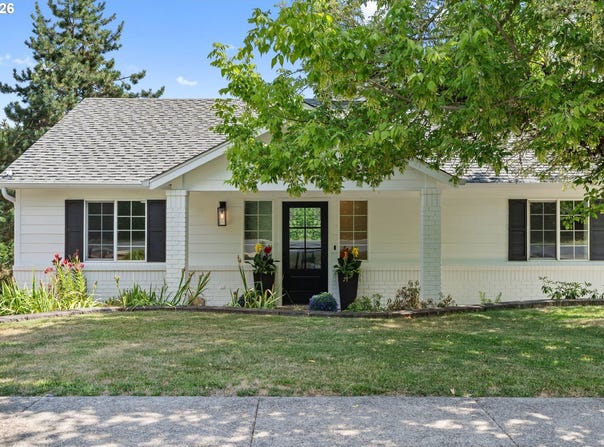 720 HOLLY Ave, CottageGrove, OR 97424