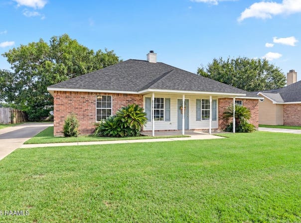 213 Sundown Drive, Broussard, LA 70518
