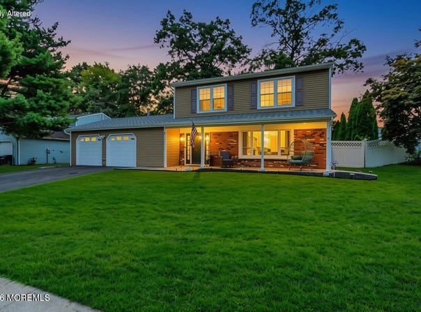 7 Moss Haven Way, Howell, NJ 07731