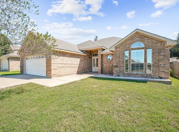 320 Midnight Shadow, Stephenville, TX 76401