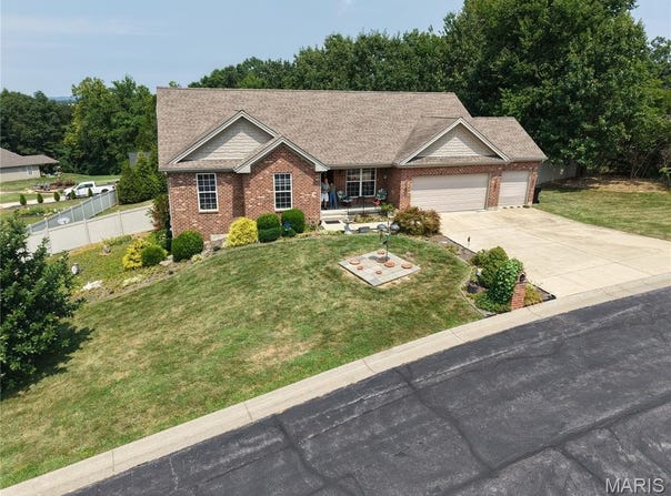 384 Arvel Lane, Washington, MO 63090