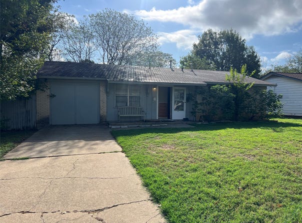 518 Stonewall Drive, Euless, TX 76039
